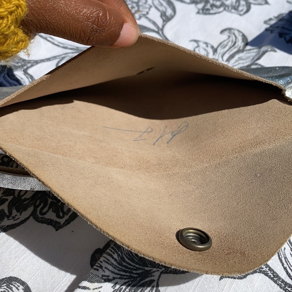 Handcrafted - Picture 3 of 4